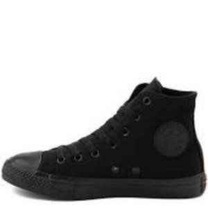 SOLD Converse | High Top Sneakers size 6